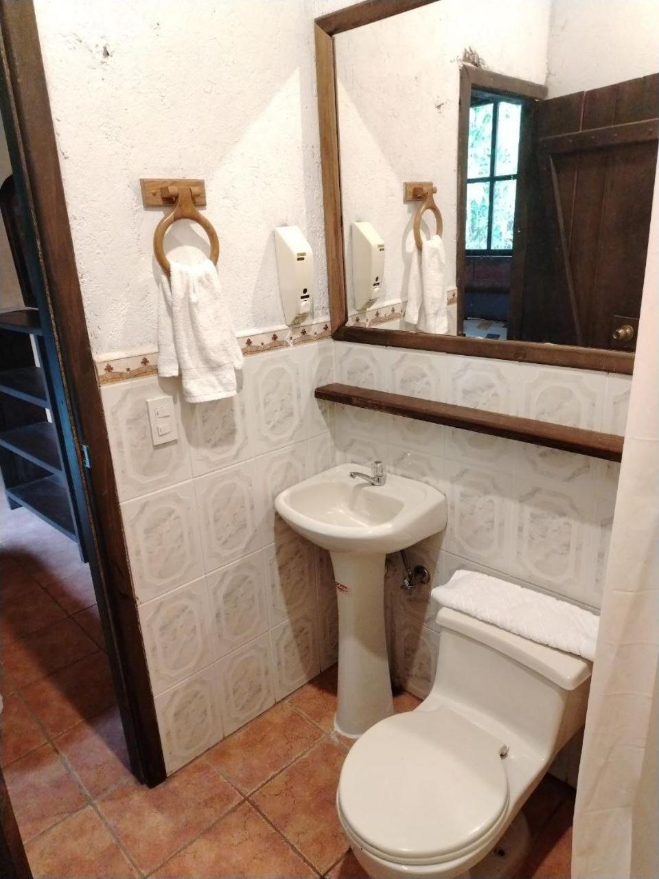 Hosteria Sapos Y Ranas Milpe Zewnętrze zdjęcie